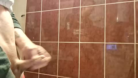 Snapshot of xleonardox88 chatting on April 7, 1:44 pm xleonardox88 online show from April 7, 1:44 pm