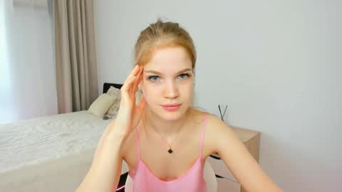 Chloe online show from May 14, 9:05 am