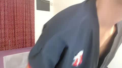 Snapshot of xlovely_destinyx chatting on December 11, 2:54 pm Alice online show from December 11, 2:54 pm