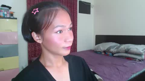 Snapshot of xlovely_destinyx chatting on January 30, 7:37 pm Alice online show from January 30, 7:37 pm