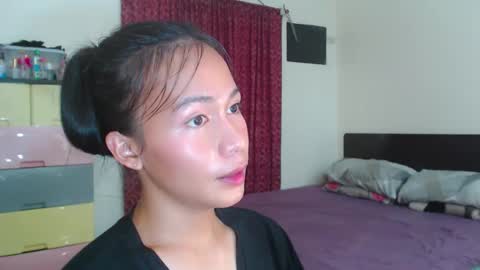 Snapshot of xlovely_destinyx chatting on February 11, 7:02 am Alice online show from February 11, 7:02 am