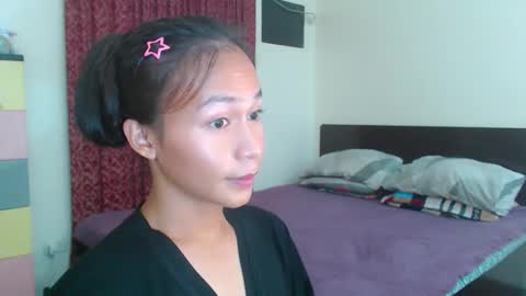 Snapshot of xlovely_destinyx chatting on February 17, 8:41 am Alice online show from February 17, 8:41 am