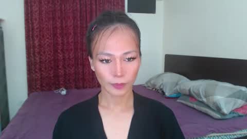 Snapshot of xlovely_destinyx chatting on March 4, 4:30 pm Alice online show from March 4, 4:30 pm