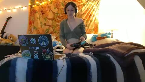 Mia online show from February 22, 11:24 pm