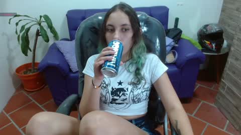 Snapshot of xlunna chatting on December 1, 4:29 pm lunna online show from December 1, 4:29 pm