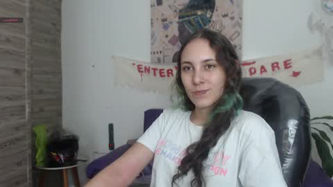 Snapshot of xlunna chatting on December 17, 3:28 pm lunna online show from December 17, 3:28 pm