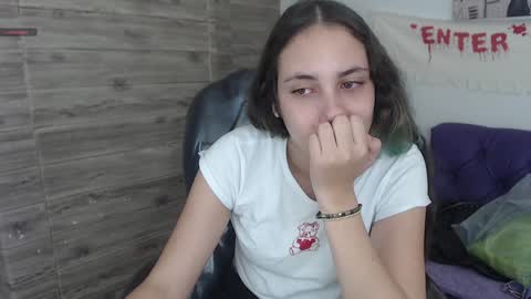 Snapshot of xlunna chatting on December 19, 3:08 pm lunna online show from December 19, 3:08 pm