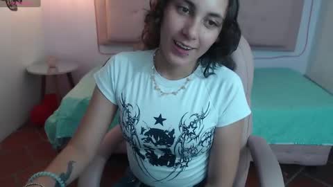 Snapshot of xlunna chatting on February 26, 2:48 am lunna online show from February 26, 2:48 am