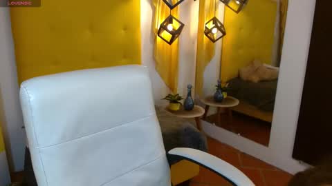 lunna online show from November 27, 7:49 pm