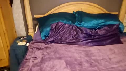 Snapshot of xmombodxdadbodx chatting on September 19, 12:56 am xmombodxdadbodx online show from September 19, 12:56 am