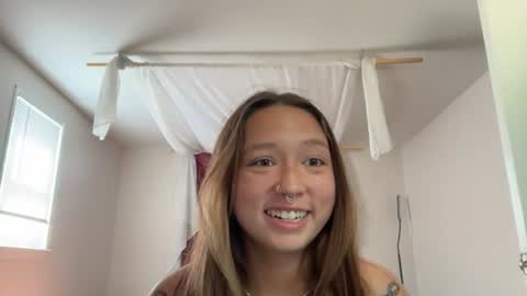 Snapshot of xo_valkyrie_xoxo chatting on July 17, 7:52 pm xo_valkyrie_xoxo online show from July 17, 7:52 pm