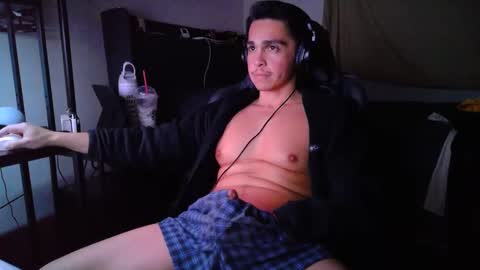 Snapshot of xoalejandroxo6 chatting on February 2, 8:35 am xoalejandroxo6 online show from February 2, 8:35 am