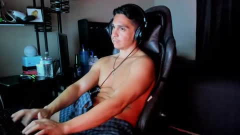 Snapshot of xoalejandroxo6 chatting on June 14, 6:04 am xoalejandroxo6 online show from June 14, 6:04 am