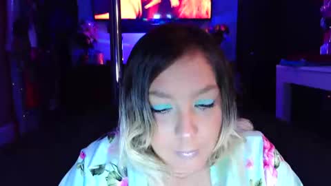 Snapshot of xocalibabyxo chatting on October 27, 6:17 am XOCaliBabyXO online show from October 27, 6:17 am