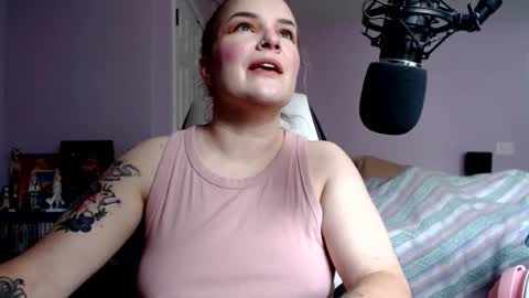 xocallalily online show from December 14, 4:12 pm