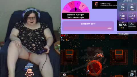 Snapshot of xonerdykitty chatting on December 13, 5:27 am Nerdykitty online show from December 13, 5:27 am