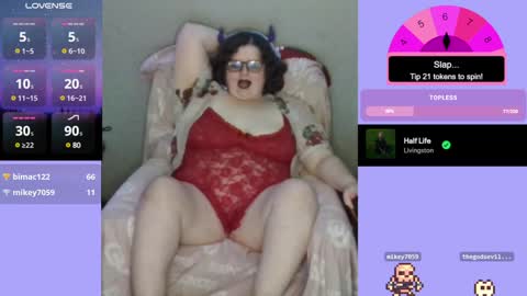 Snapshot of xonerdykitty chatting on December 18, 7:15 am Nerdykitty online show from December 18, 7:15 am