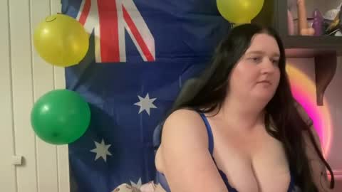 Snapshot of xopeachybaby chatting on July 2, 6:30 am xopeachybaby online show from July 2, 6:30 am