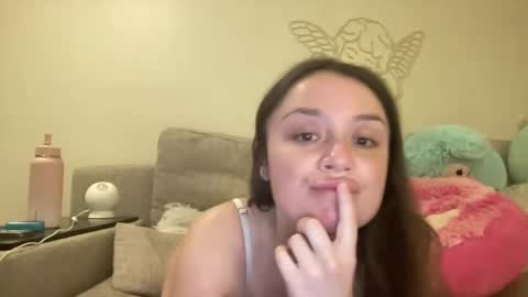 Snapshot of xoxo_roseee chatting on May 29, 3:37 am xoxo rosee online show from May 29, 3:37 am