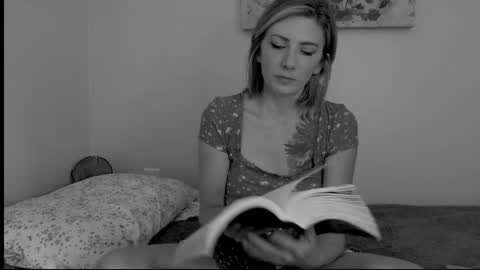 xpbunni online show from September 9, 4:17 pm