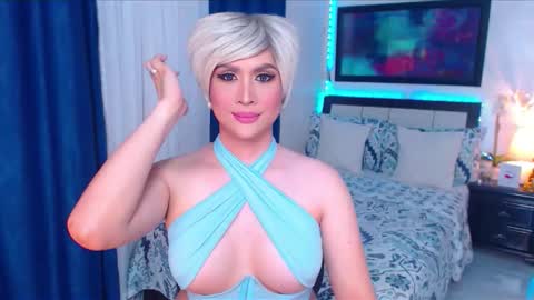 Snapshot of xplaymateamandax chatting on February 3, 3:26 am amanda online show from February 3, 3:26 am