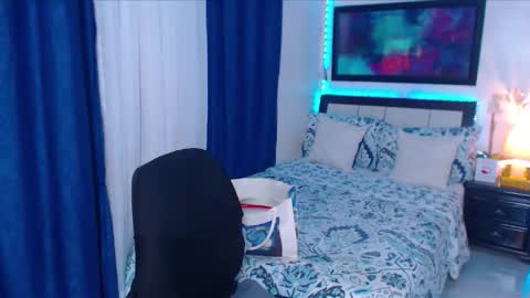 Snapshot of xplaymateamandax chatting on February 11, 6:07 am amanda online show from February 11, 6:07 am