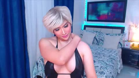 Snapshot of xplaymateamandax chatting on February 12, 3:34 am amanda online show from February 12, 3:34 am