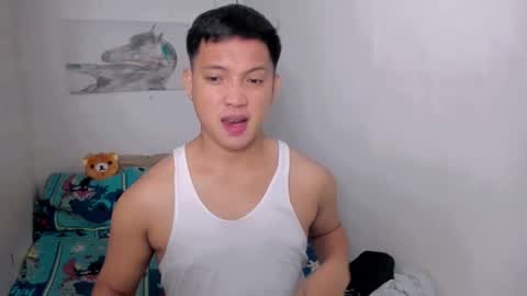 Snapshot of xsebastian19 chatting on April 24, 7:49 pm xsebastian19 online show from April 24, 7:49 pm