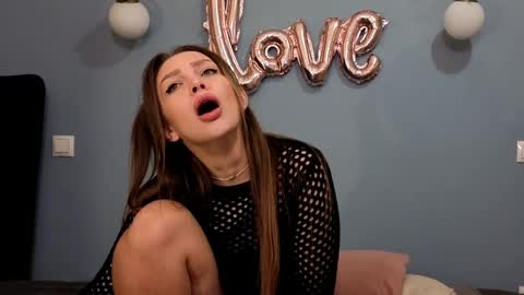 Snapshot of xsexycouples chatting on February 17, 11:42 pm AnnaMaee online show from February 17, 11:42 pm