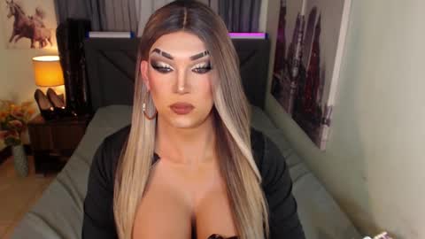 Snapshot of xshadowseductressmitchx chatting on February 2, 2:27 am Cattaleya online show from February 2, 2:27 am