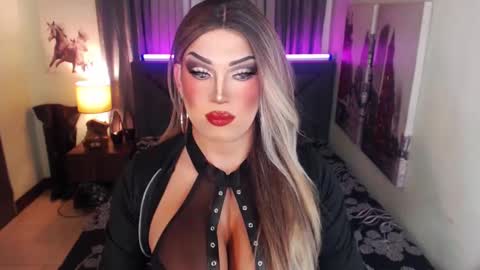 Snapshot of xshadowseductressmitchx chatting on February 23, 5:56 am Cattaleya online show from February 23, 5:56 am