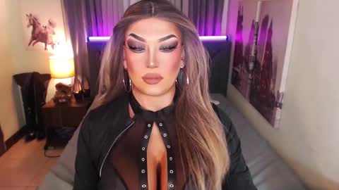 Snapshot of xshadowseductressmitchx chatting on February 27, 8:31 pm Cattaleya online show from February 27, 8:31 pm