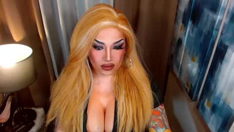 Snapshot of xshadowseductressmitchx chatting on October 21, 10:54 pm Cattaleya online show from October 21, 10:54 pm