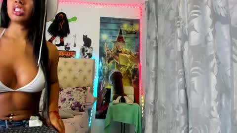 Snapshot of xshantall_hotx chatting on October 22, 12:16 pm Shantyonlyfansshantallsalcedo online show from October 22, 12:16 pm