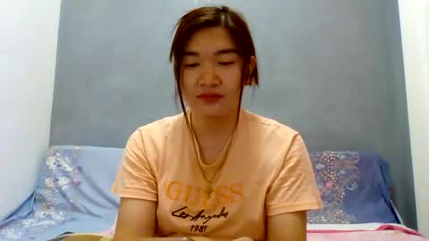 Snapshot of xsweetiemajax chatting on December 20, 1:23 am HI IM PAULINE online show from December 20, 1:23 am