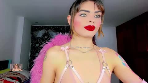 Snapshot of xthesexyboyx chatting on October 18, 7:42 am Femboy Exotic online show from October 18, 7:42 am