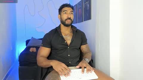 Snapshot of xtipp3r chatting on October 15, 1:55 pm Stipp3r online show from October 15, 1:55 pm