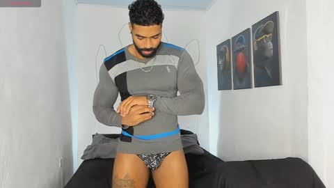 Snapshot of xtipp3r chatting on November 8, 11:32 am Stipp3r online show from November 8, 11:32 am