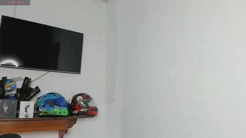 Snapshot of xtipp3r chatting on November 30, 10:52 am Stipp3r online show from November 30, 10:52 am