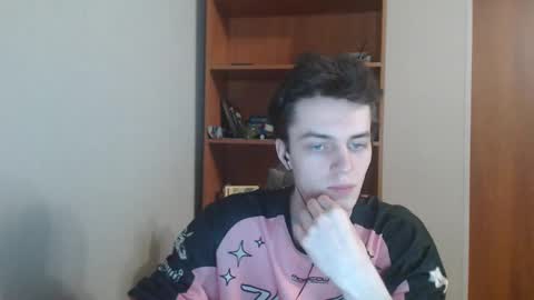 Snapshot of xtraqqq chatting on October 30, 8:31 pm traqqq online show from October 30, 8:31 pm