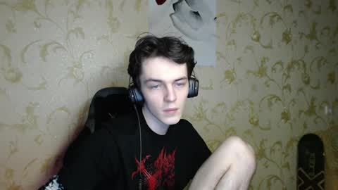 traqqq online show from March 18, 10:13 pm