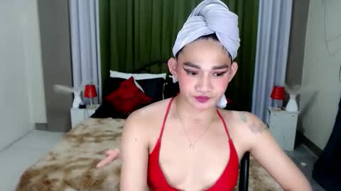 xtspetitehugecock online show from April 10, 5:23 am