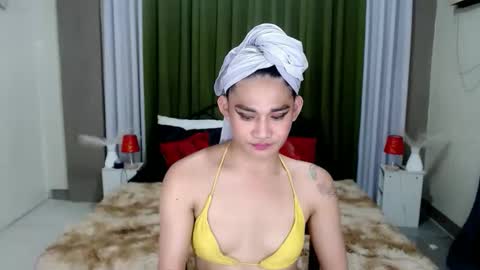 xtspetitehugecock online show from April 11, 5:01 am