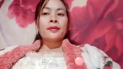 xuxulove00 online show from December 18, 1:06 pm