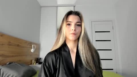 Snapshot of xvsesss chatting on September 29, 1:33 am LagerthaLove online show from September 29, 1:33 am