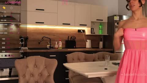 FrancyStepmom and YStepson    INTERESTED IN A GIRL-GIRL COLLABORATION  TEXT ME HERE  or INSTAGRAM online show from April 16, 11:33 am