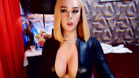Snapshot of xworldclasskelly chatting on January 25, 1:41 pm K E L L Y online show from January 25, 1:41 pm
