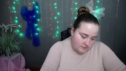 xx daniella xx online show from December 4, 7:39 am