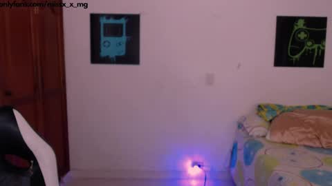 Snapshot of xx_x_mg chatting on April 21, 6:23 pm Jacky online show from April 21, 6:23 pm