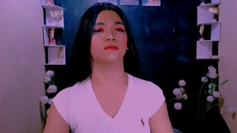 Snapshot of xxasian_ash chatting on April 6, 10:33 pm ashley online show from April 6, 10:33 pm